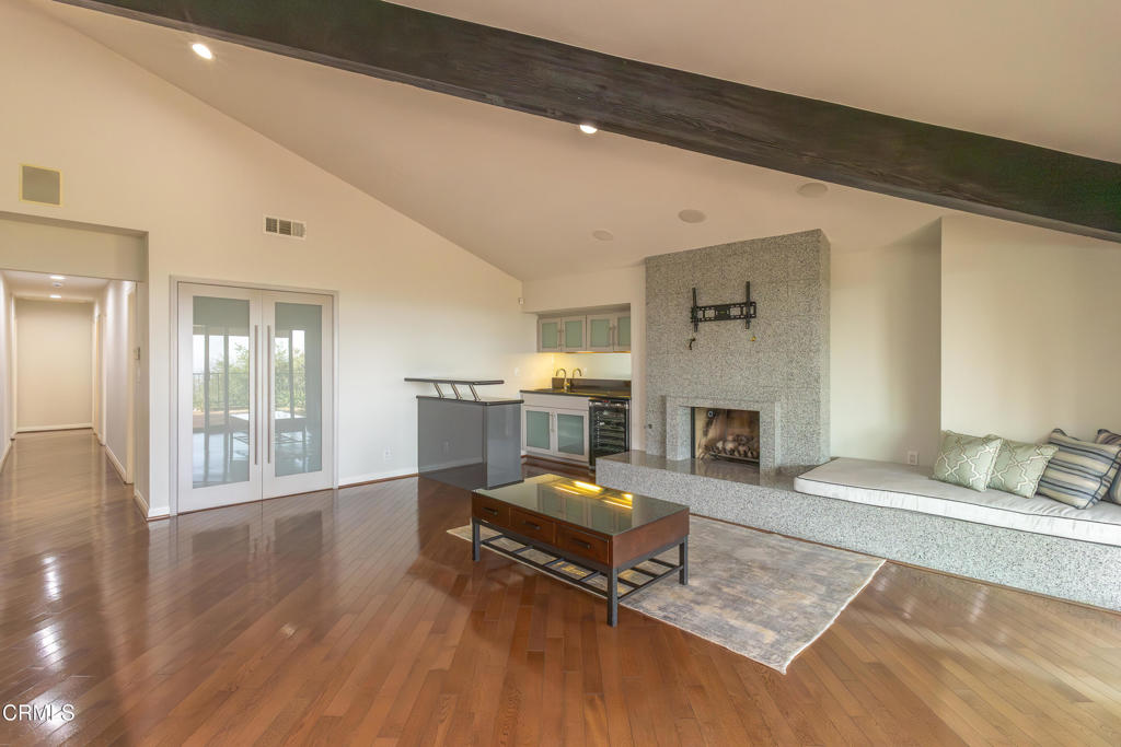1212 Arno Drive