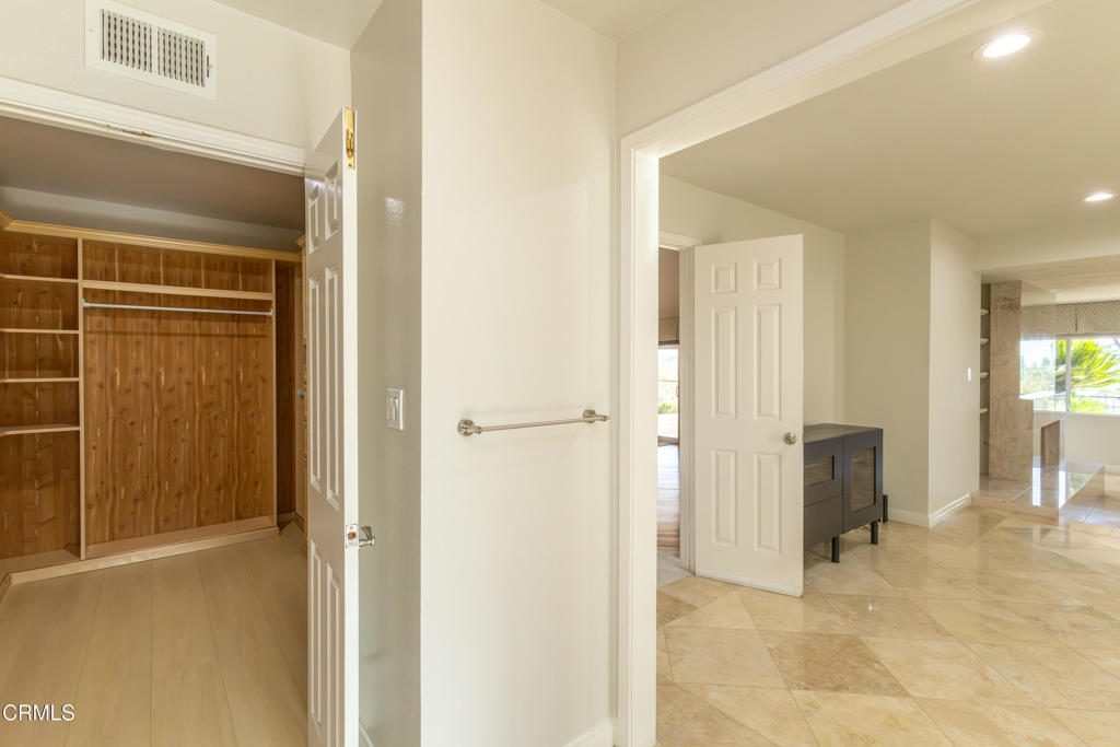 1212 Arno Drive
