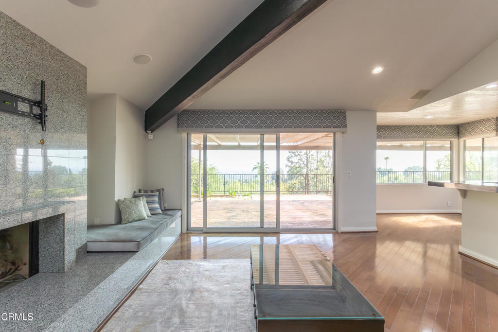 1212 Arno Drive