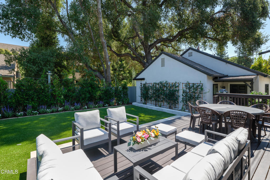 4428 Oakwood Avenue