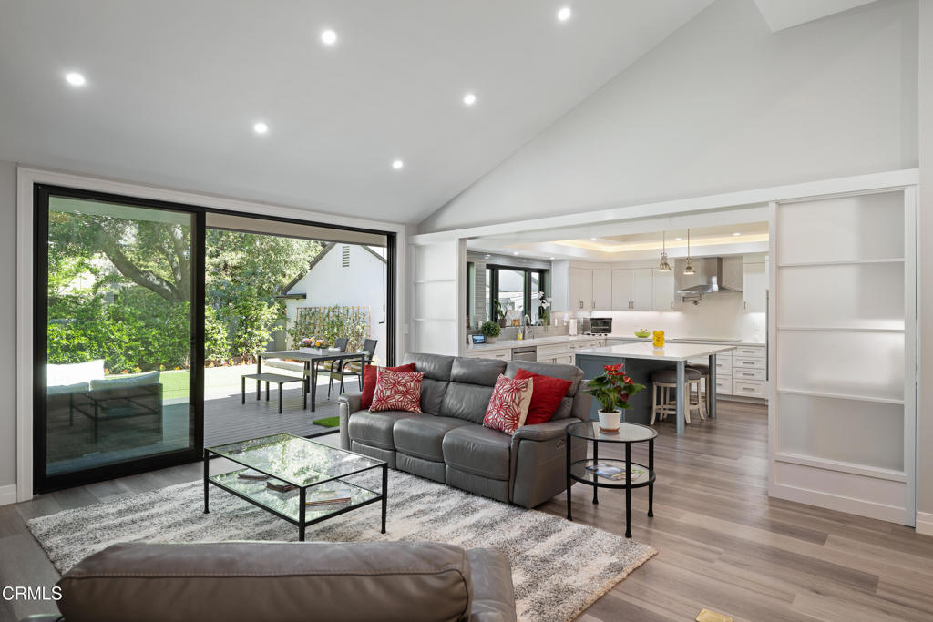 4428 Oakwood Avenue