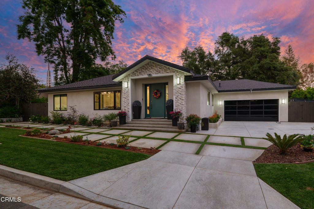 4428 Oakwood Avenue