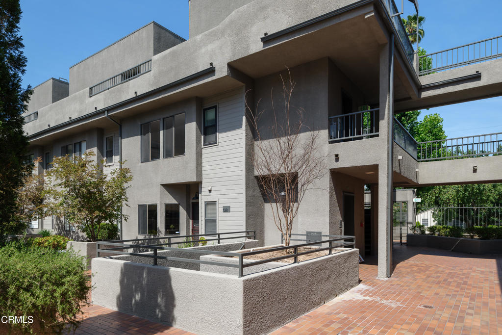1310 E Orange Grove Boulevard 128