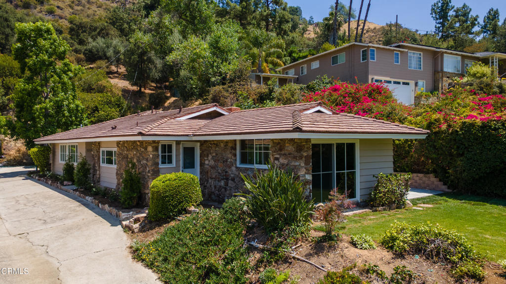 555 Paulette Place