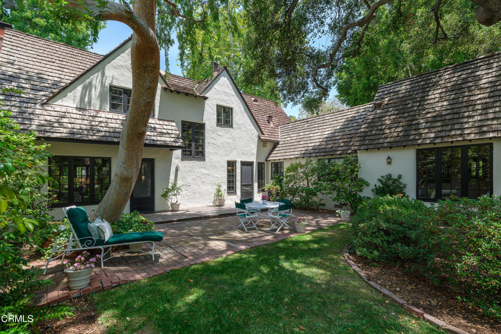 2225 El Molino Place