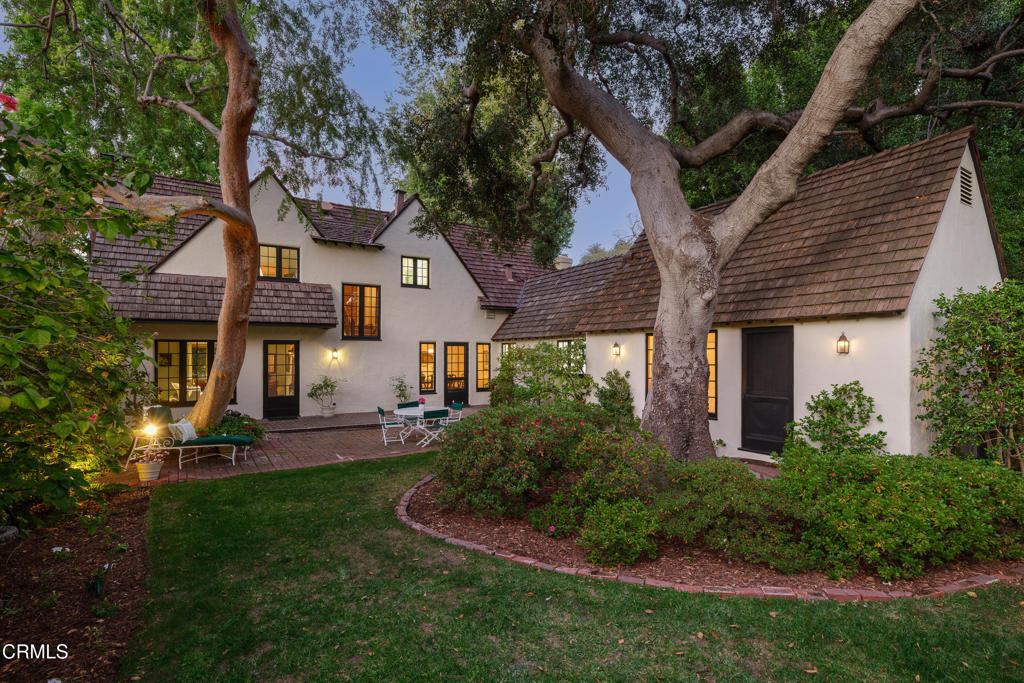 2225 El Molino Place