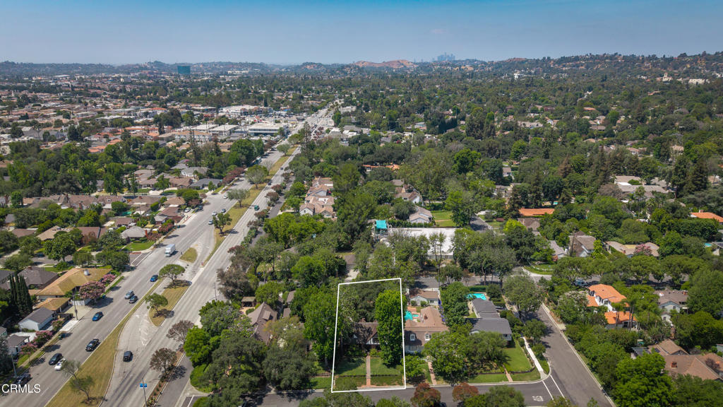 2225 El Molino Place