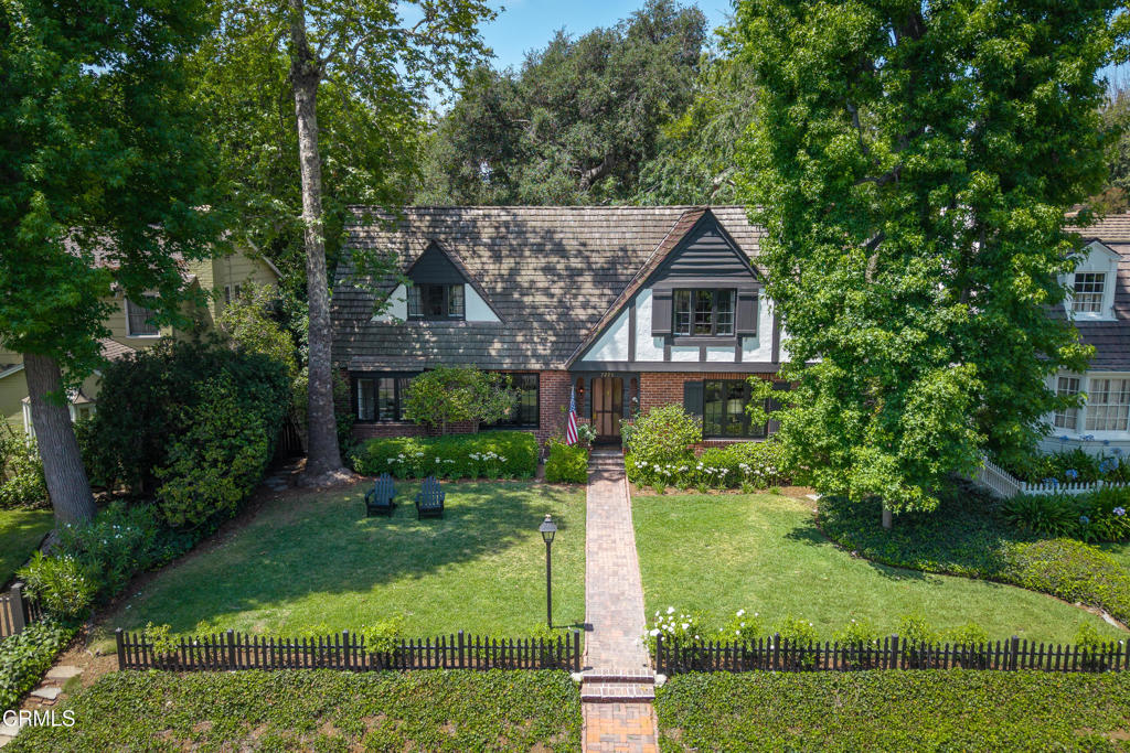 2225 El Molino Place