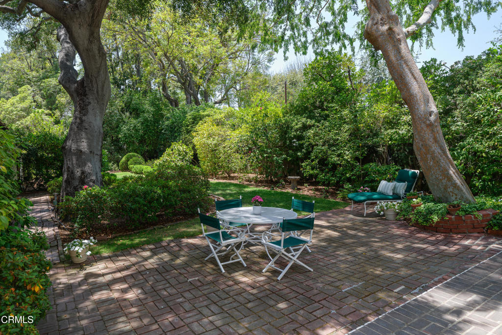 2225 El Molino Place