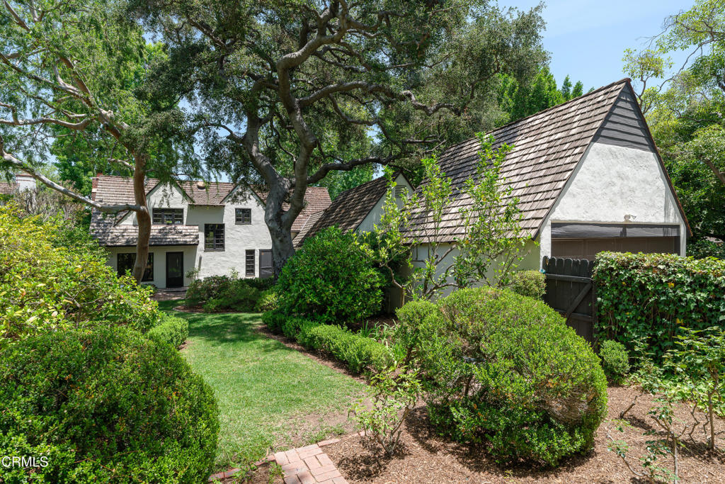 2225 El Molino Place