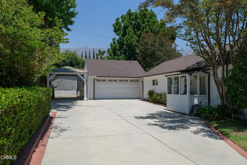 2067 E Woodlyn Road