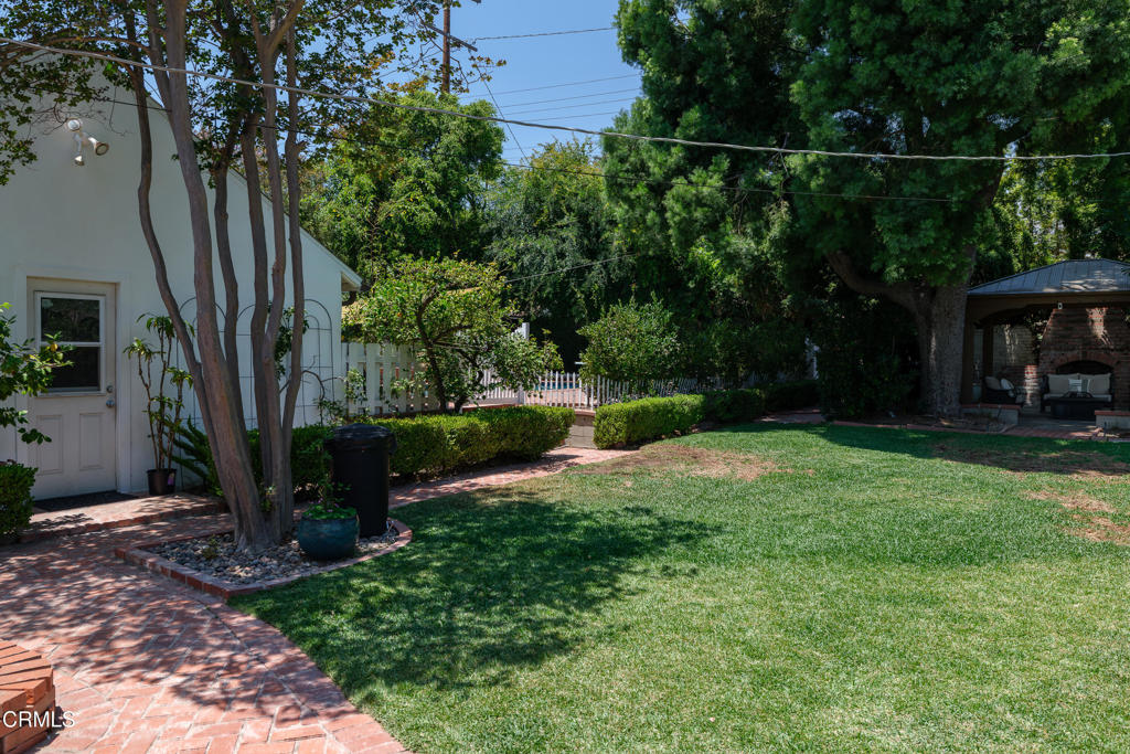 2067 E Woodlyn Road
