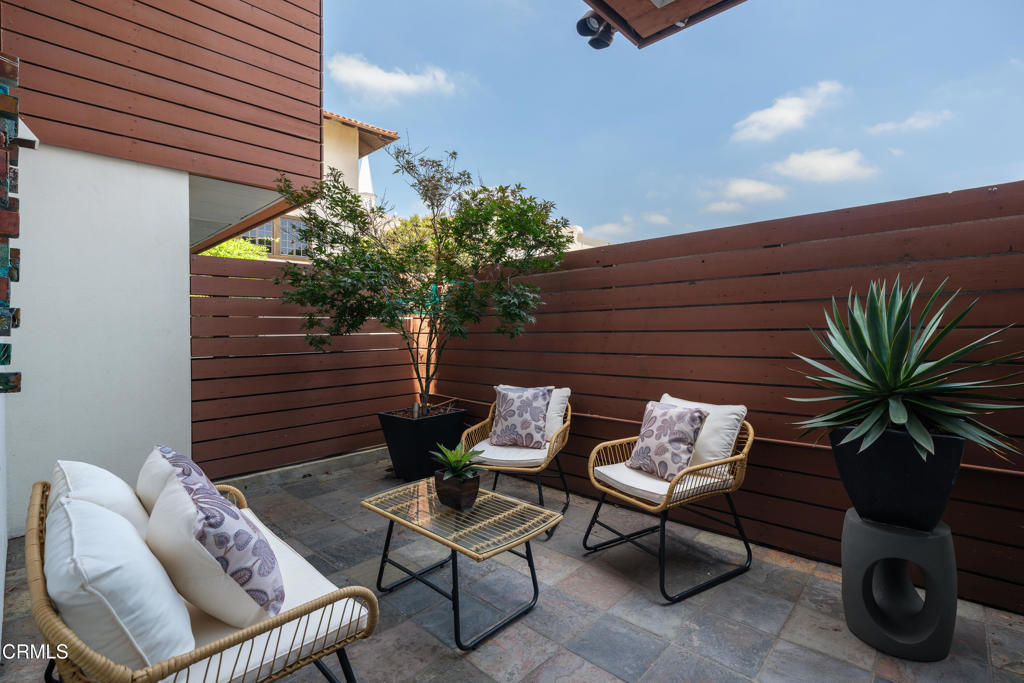 141 S Hudson Avenue 103