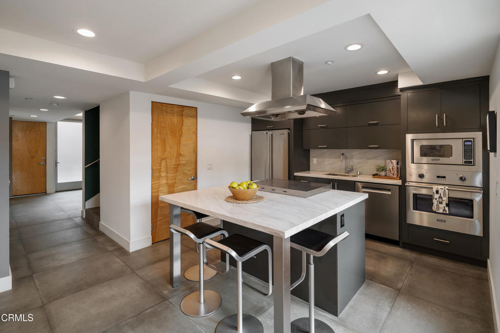 141 S Hudson Avenue 103