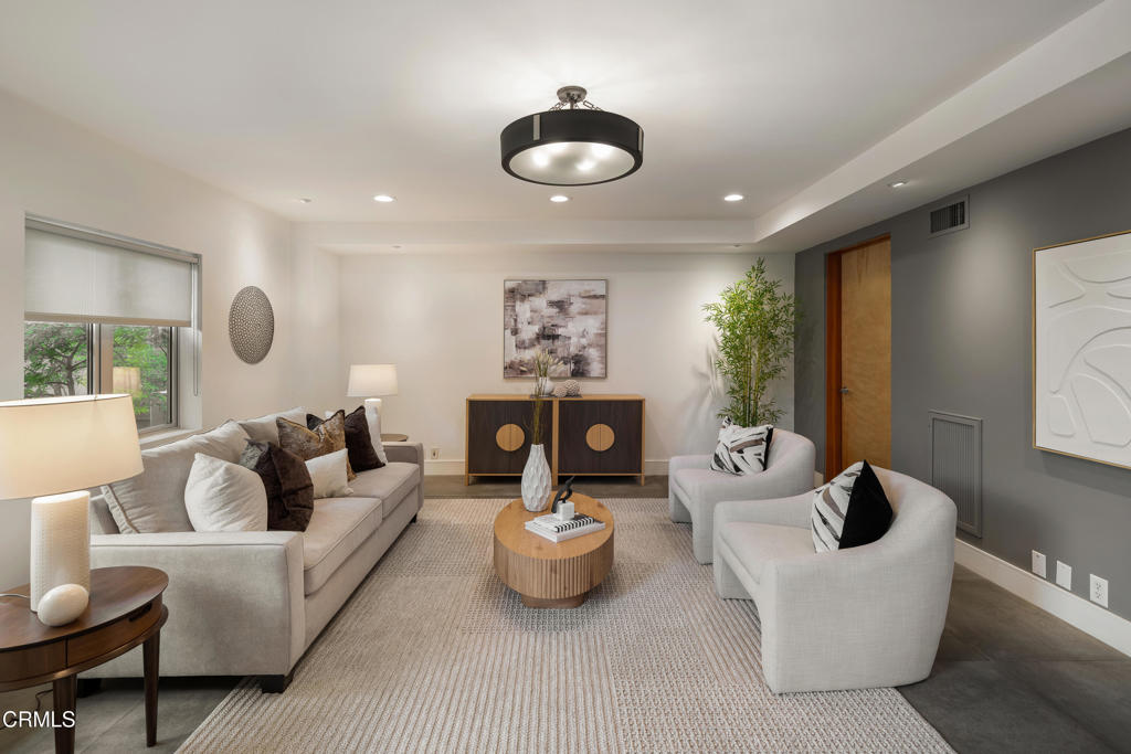 141 S Hudson Avenue 103