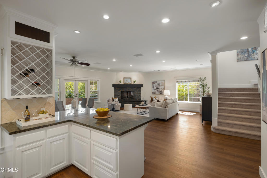 10128 Golden Oaks Avenue