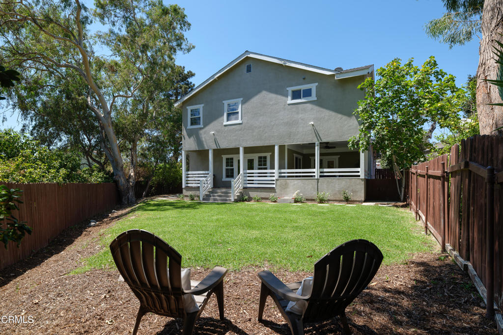 10128 Golden Oaks Avenue