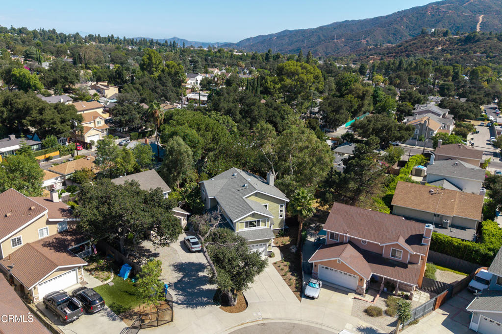 10128 Golden Oaks Avenue