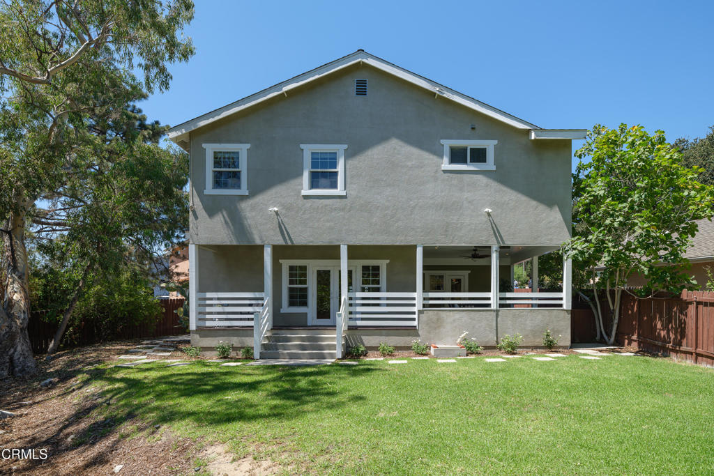 10128 Golden Oaks Avenue