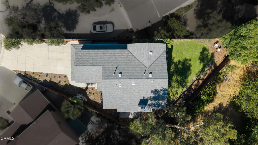 10128 Golden Oaks Avenue
