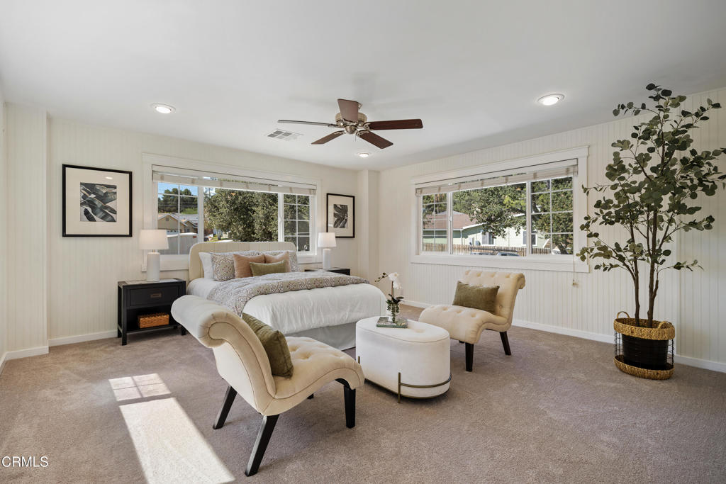 10128 Golden Oaks Avenue