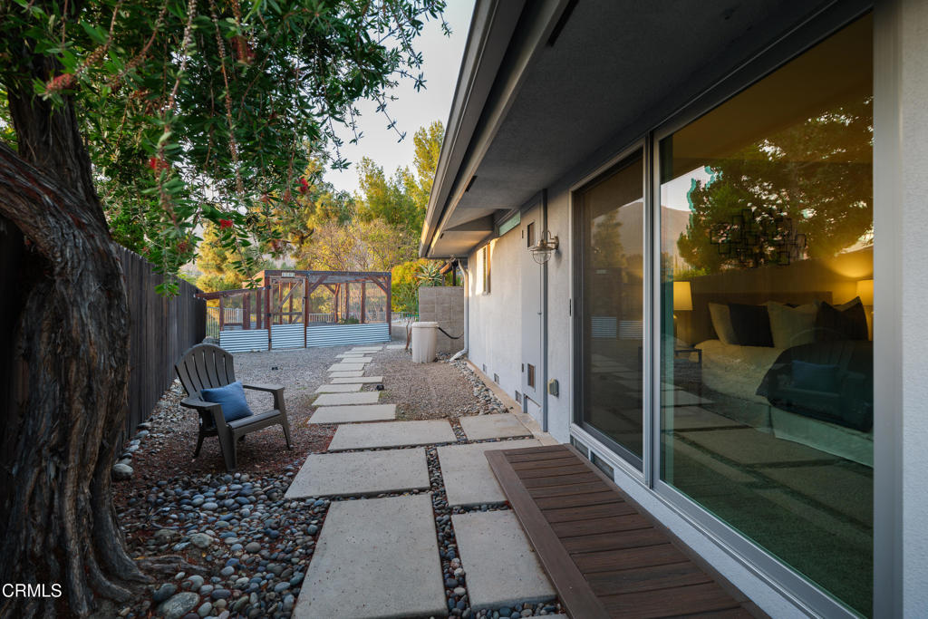 1283 Oakglen Avenue