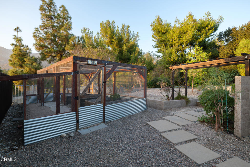 1283 Oakglen Avenue