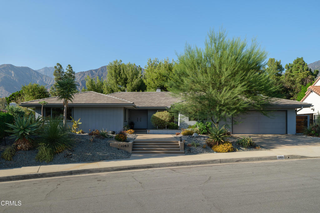 1283 Oakglen Avenue