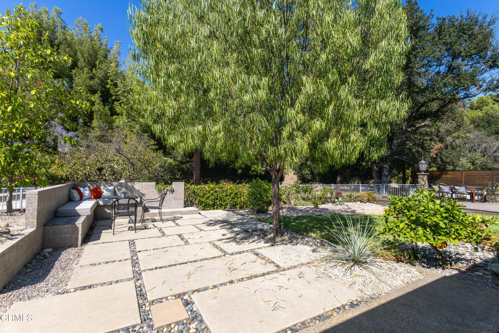 1283 Oakglen Avenue