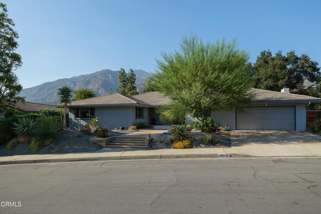 1283 Oakglen Avenue