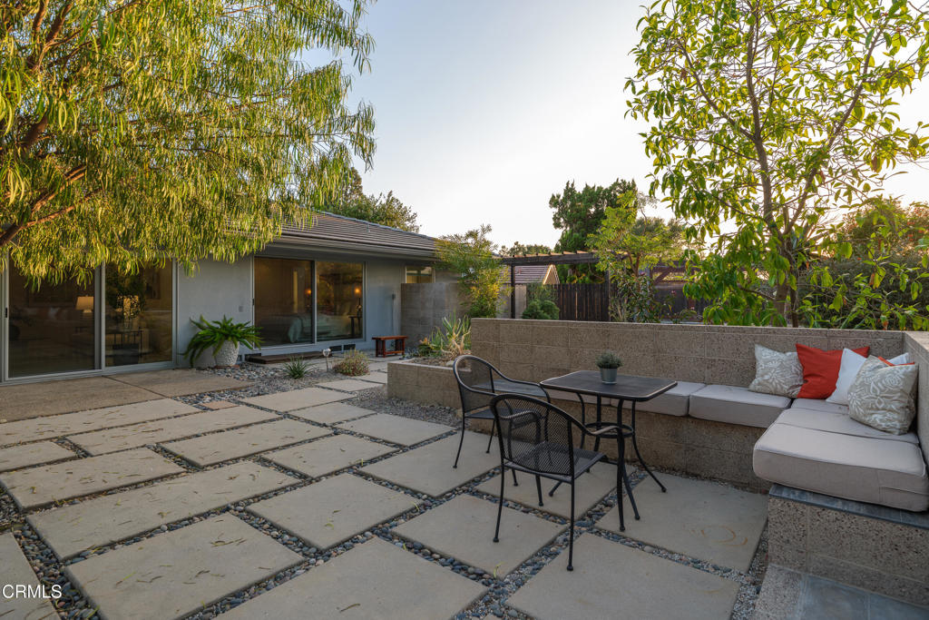 1283 Oakglen Avenue