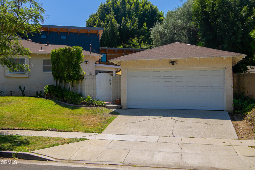 7601 Flight Avenue