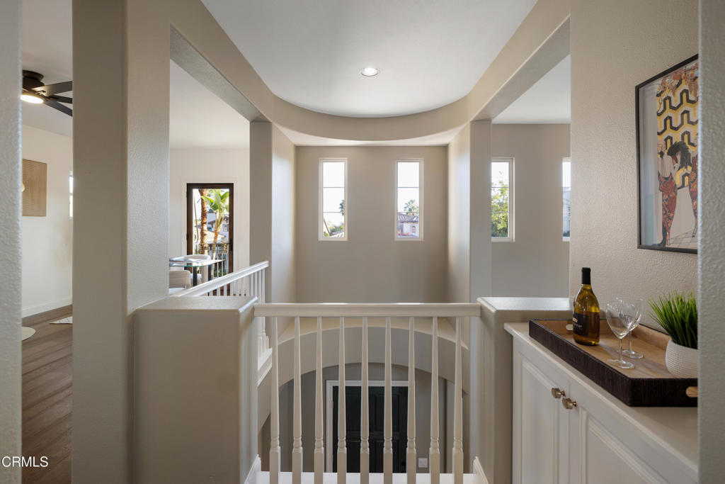 813 W Gabrielino Court