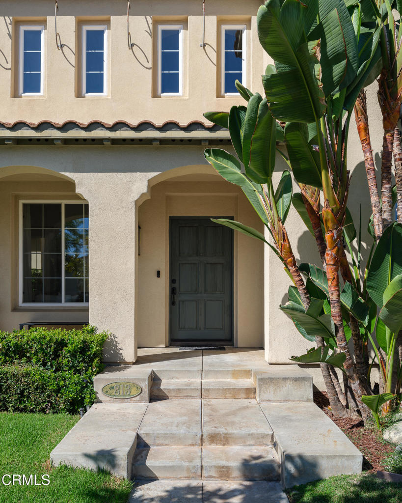 813 W Gabrielino Court