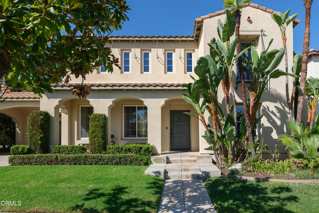 813 W Gabrielino Court