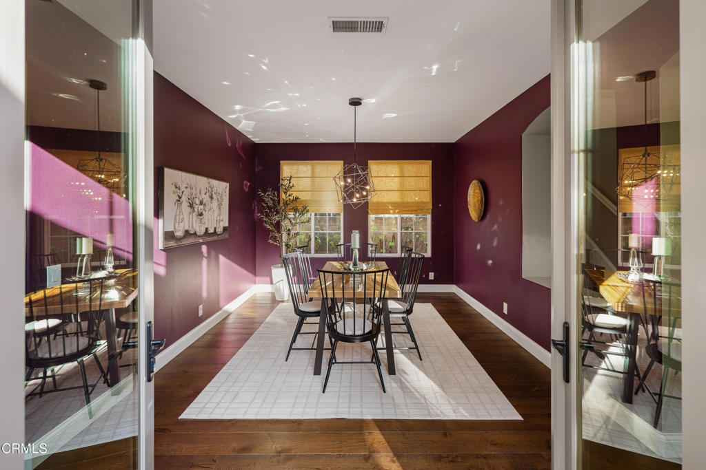 813 W Gabrielino Court