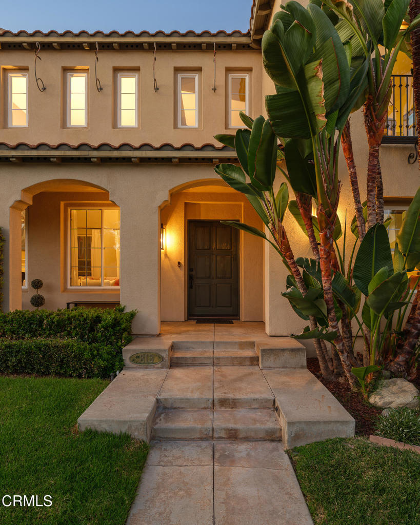 813 W Gabrielino Court