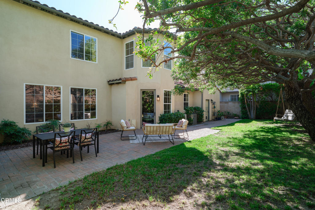 813 W Gabrielino Court