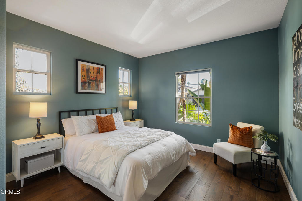 813 W Gabrielino Court