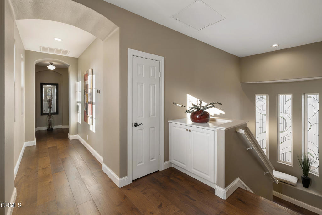 813 W Gabrielino Court