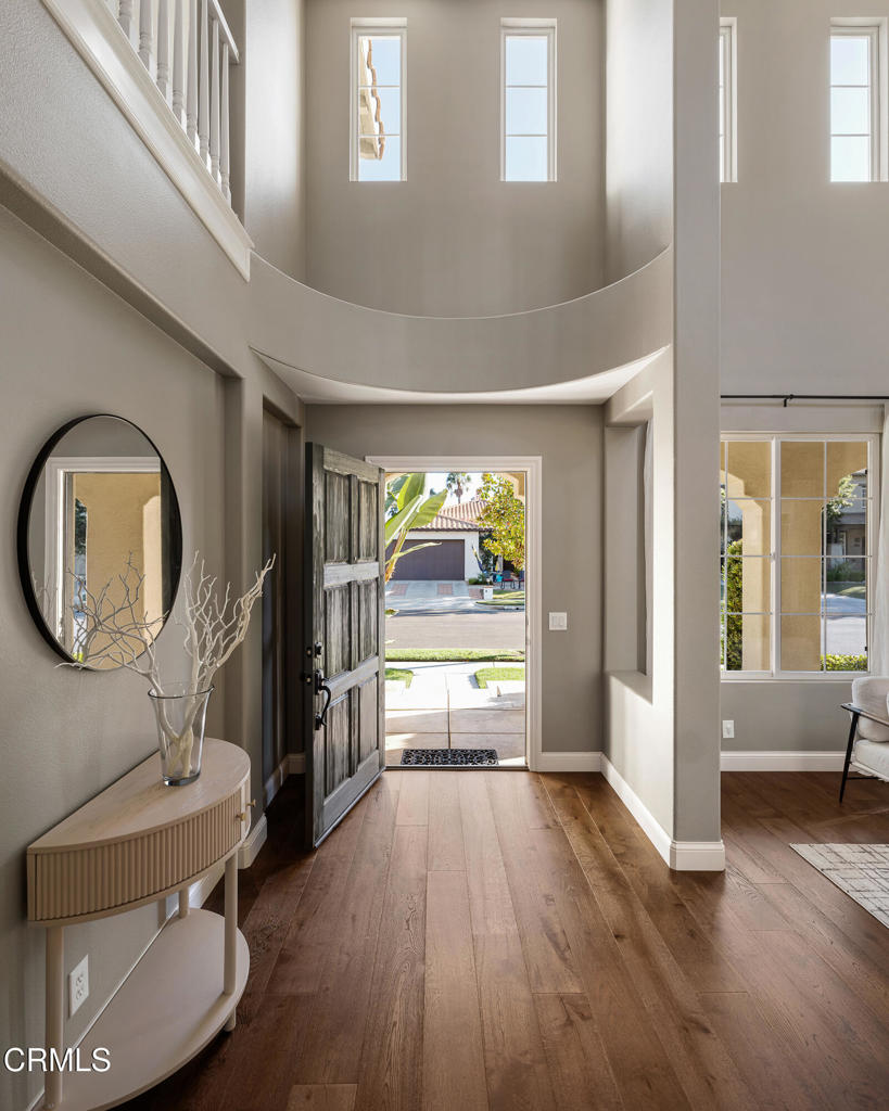 813 W Gabrielino Court
