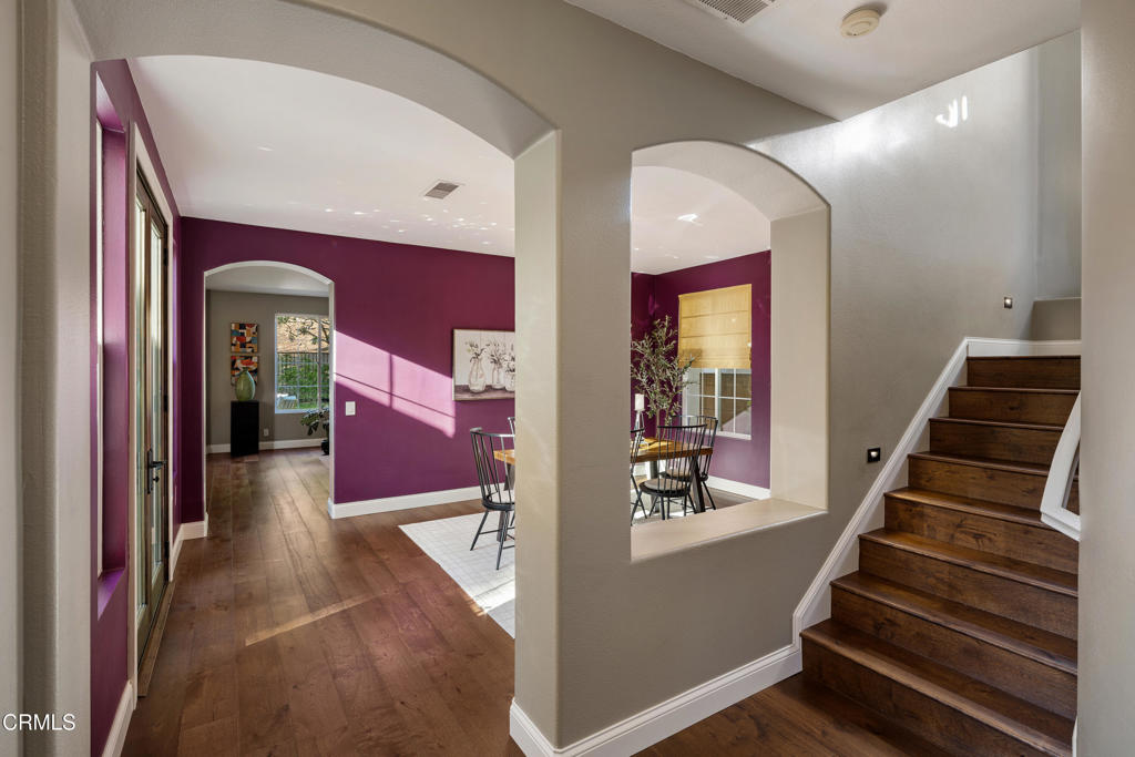 813 W Gabrielino Court