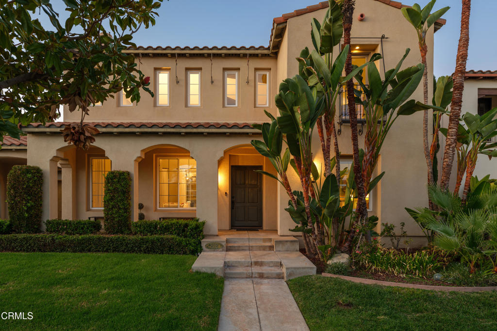 813 W Gabrielino Court