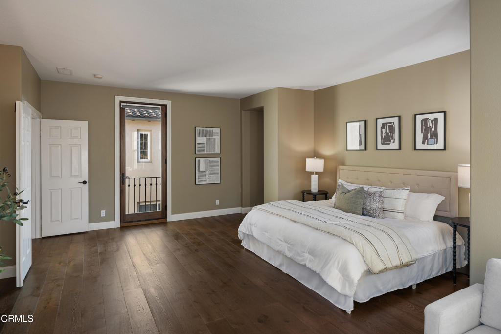 813 W Gabrielino Court