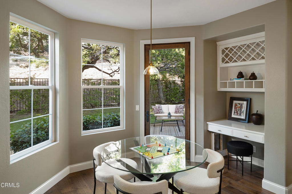 813 W Gabrielino Court