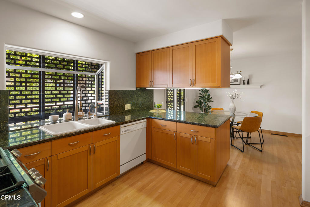 406 E Alhambra Road