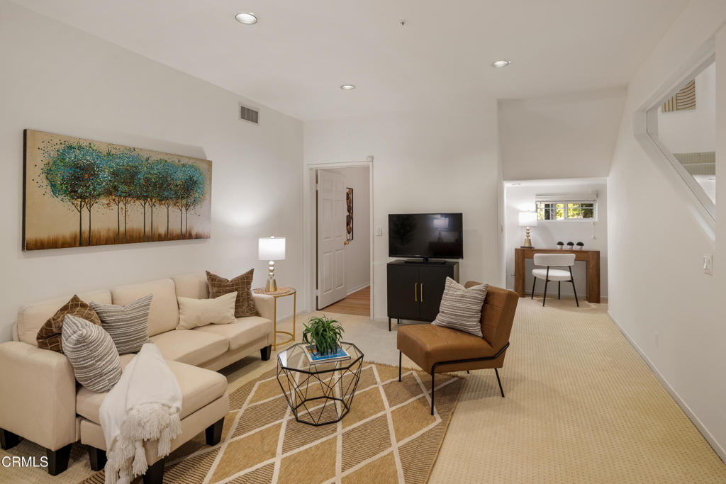 406 E Alhambra Road