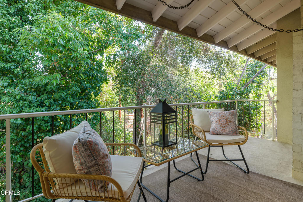 406 E Alhambra Road