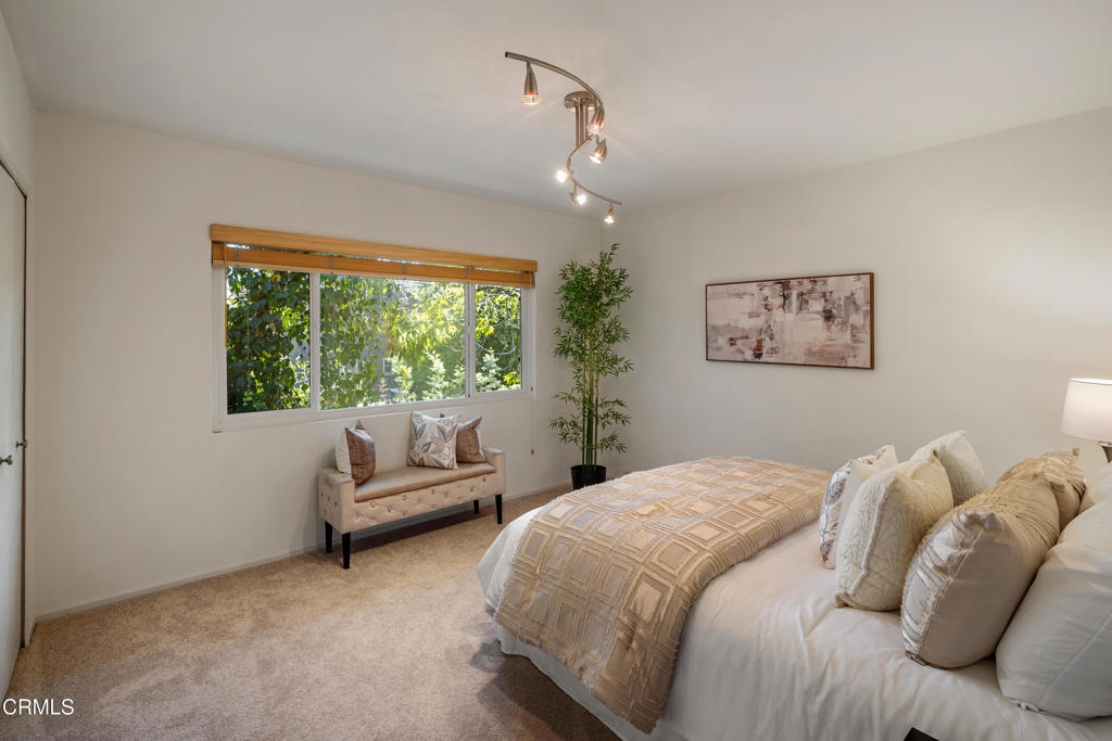 406 E Alhambra Road
