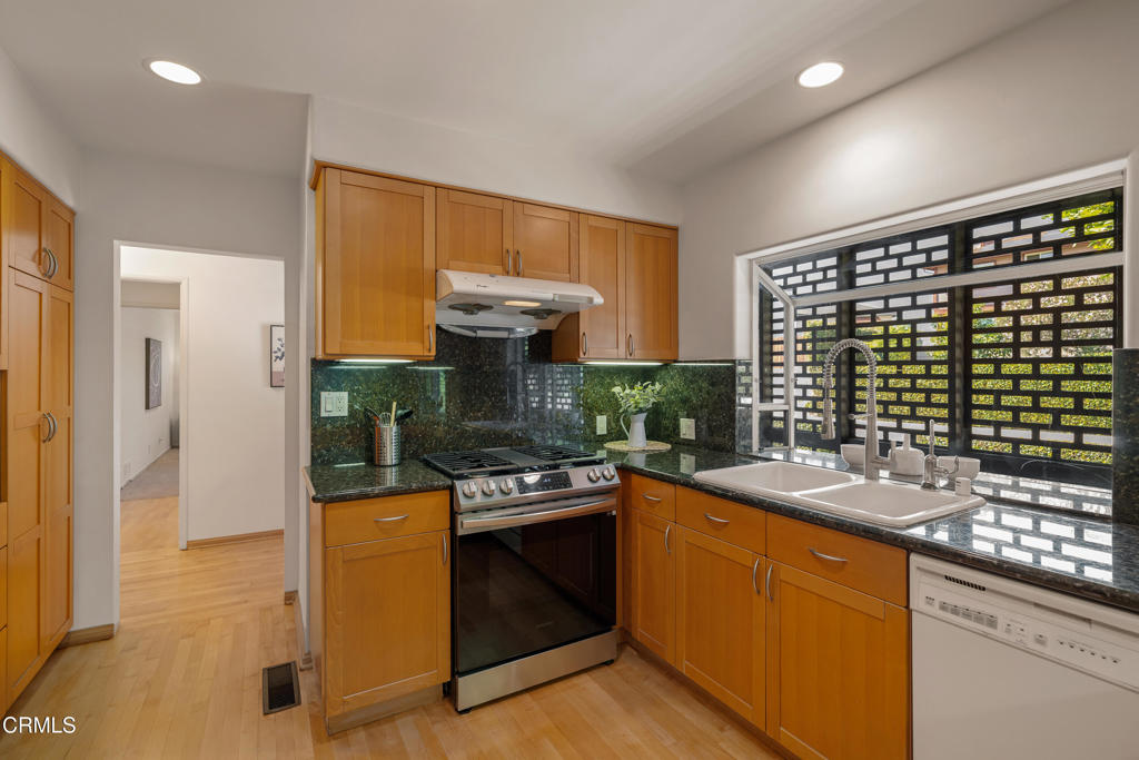 406 E Alhambra Road